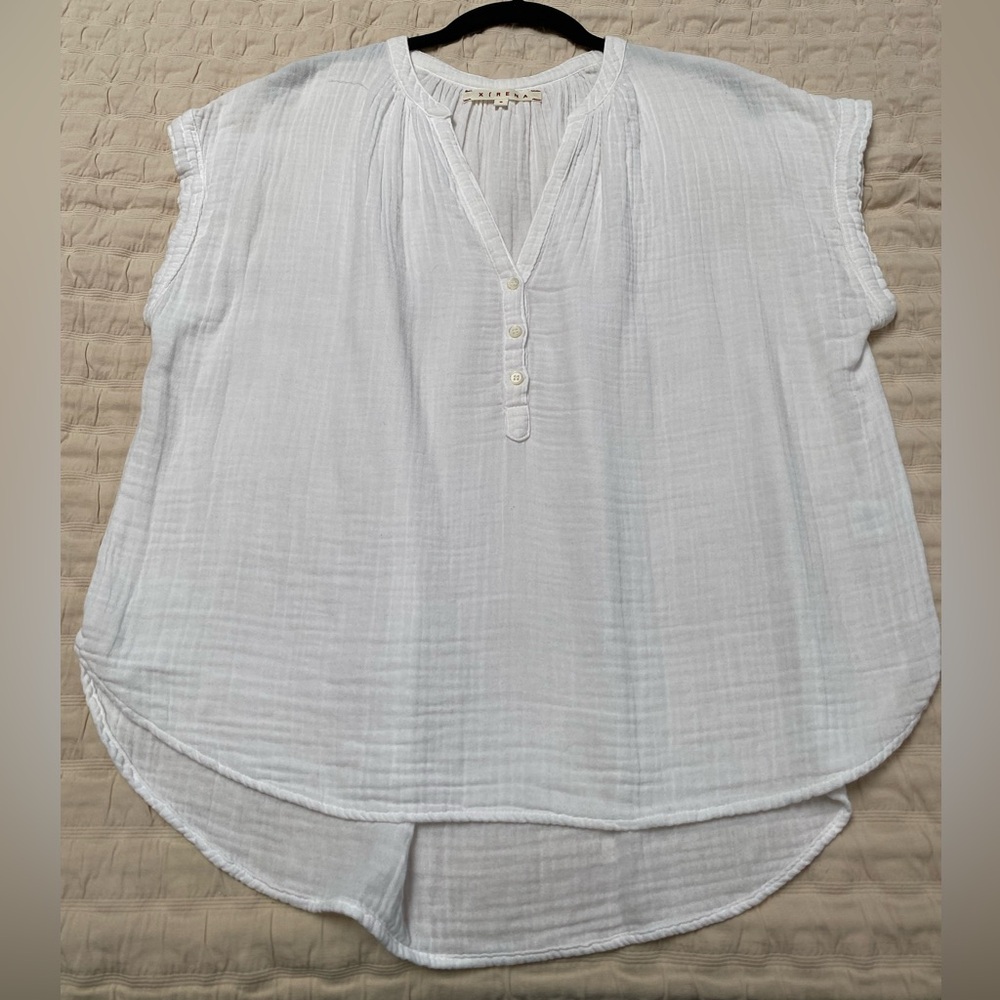 XiRENA White Gauze Top